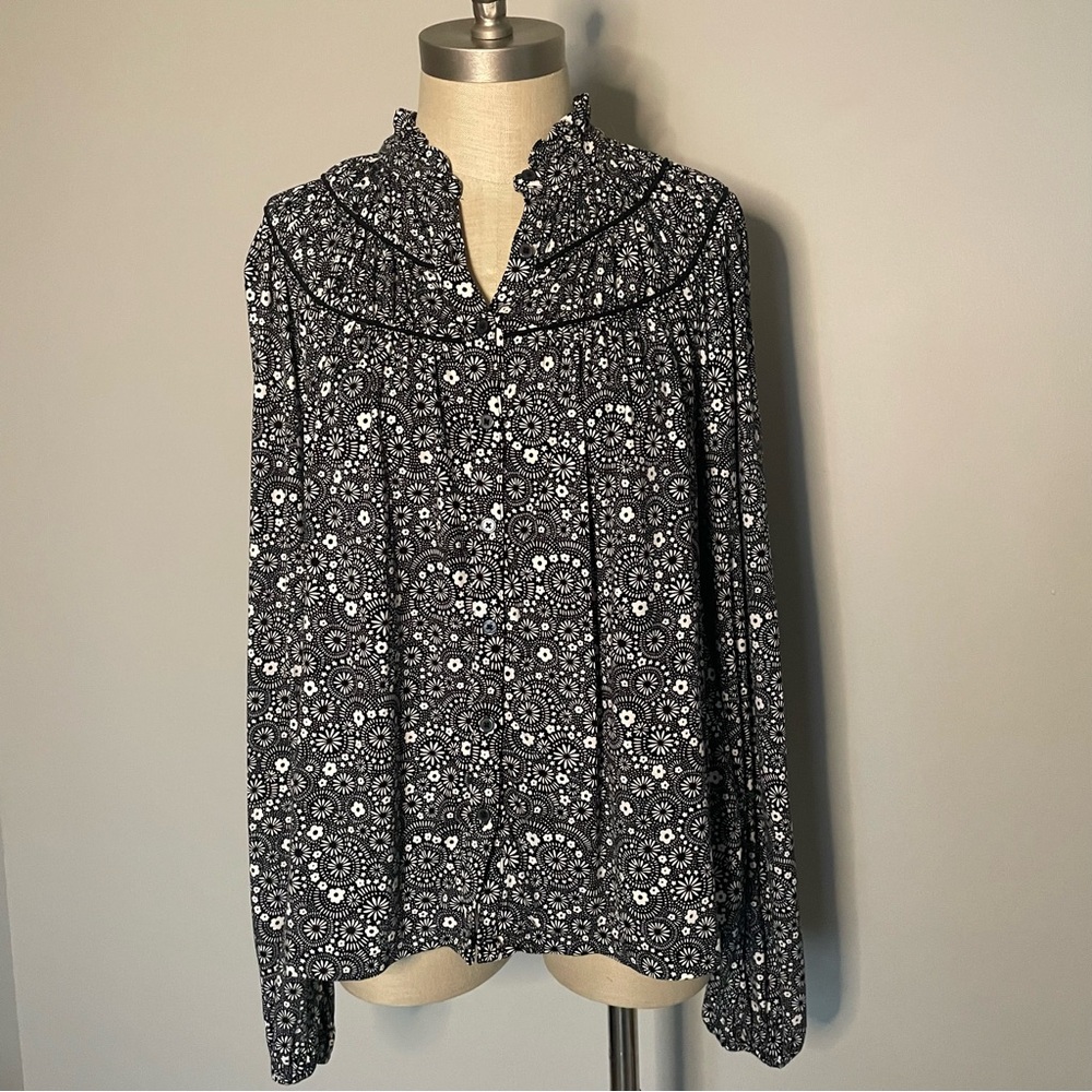Boden black and white ruched yoke knit top size 8